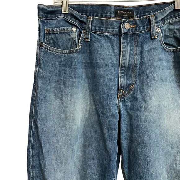 Banana Republic Men's Relaxed Fit Jeans Size 36x30 Blue Faded Light Distress - Picture 3 of 16